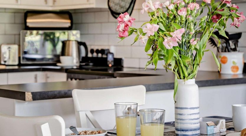 Photo of 2 Bed in Tenby