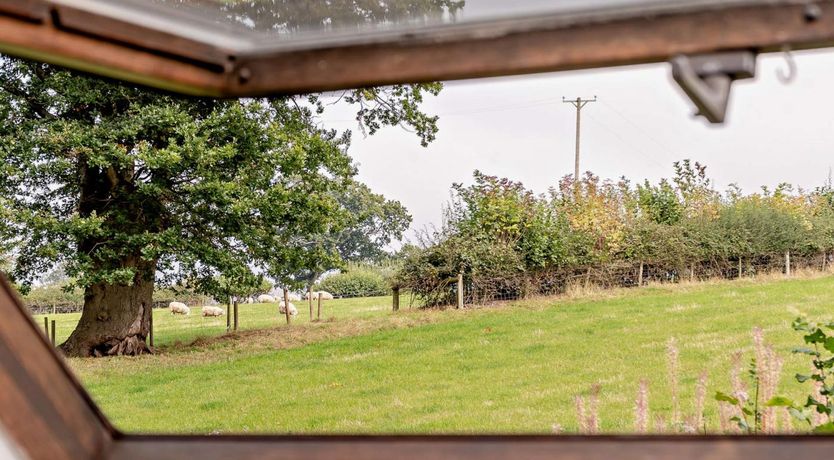 Photo of 2 Bed in Crickhowell