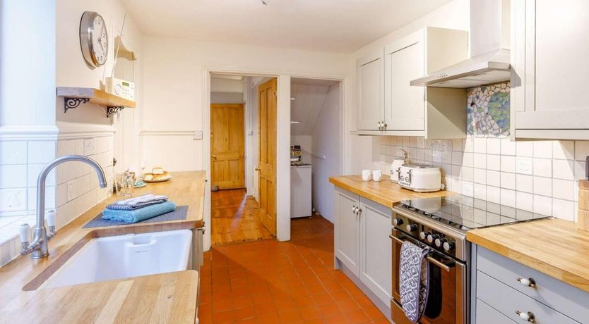 Photo of 4 Bed in Bideford