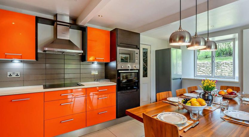 Photo of 4 Bed in Martindale