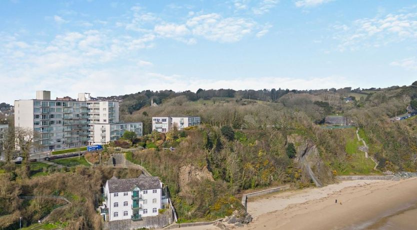 Photo of 3 Bed in Tenby