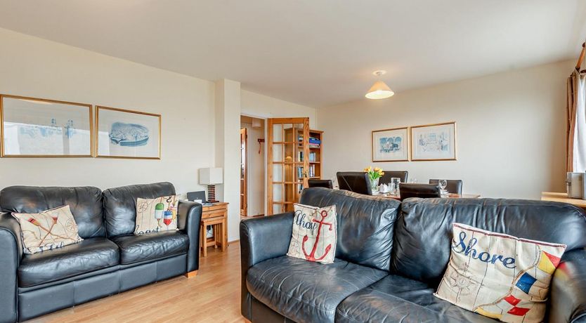 Photo of 3 Bed in Tenby