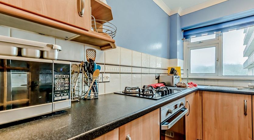 Photo of 3 Bed in Tenby