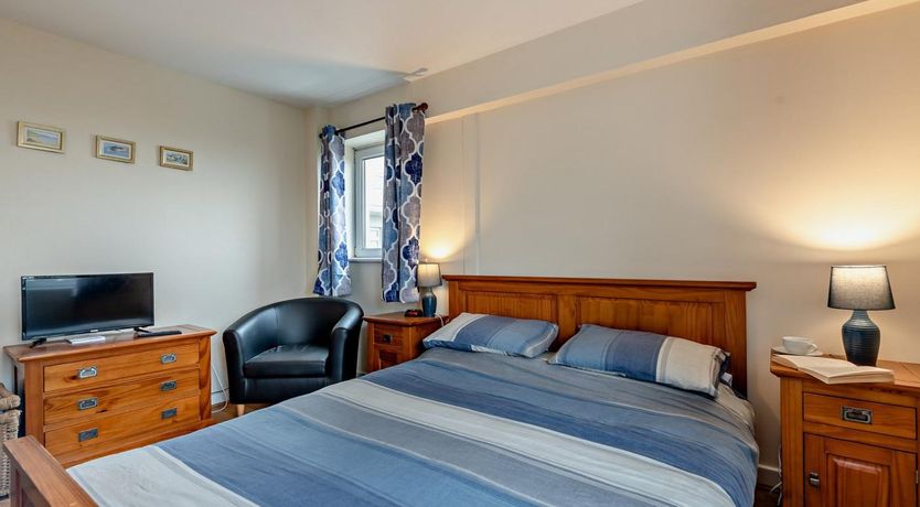 Photo of 3 Bed in Tenby