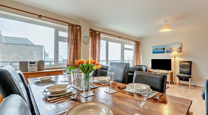 Photo of 3 Bed in Tenby