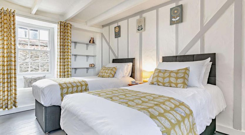 Photo of 3 Bed in Gorran Haven