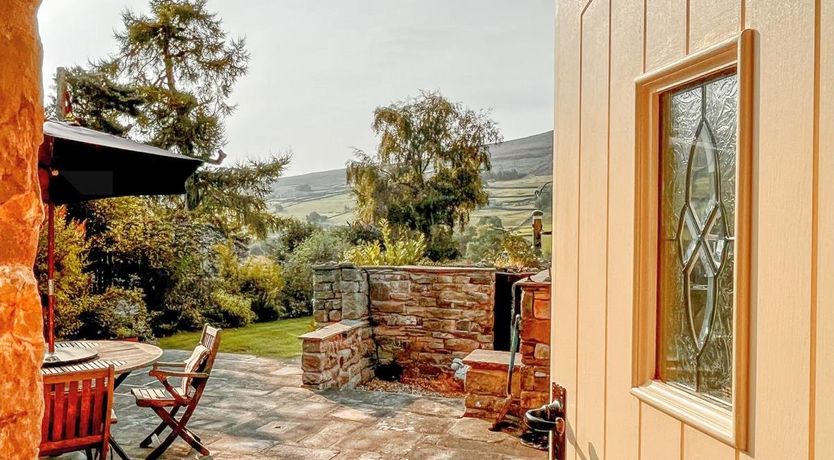 Photo of 2 Bed in Healaugh