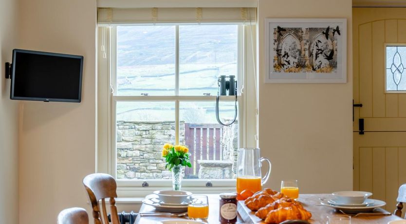 Photo of 2 Bed in Healaugh