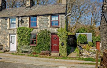 2 Bed in Blaenau Ffestiniog Holiday Cottage