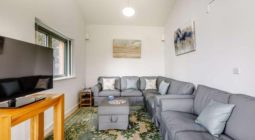 Photo of 4 Bed in Payhembury