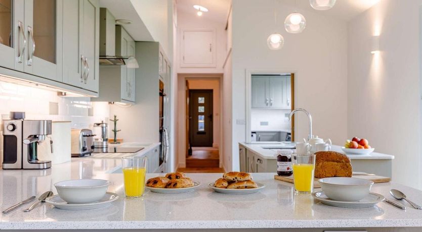 Photo of 4 Bed in Payhembury