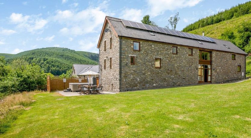 Photo of 5 Bed in Llanwrtyd Wells