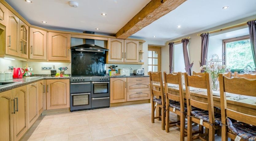 Photo of 5 Bed in Llanwrtyd Wells