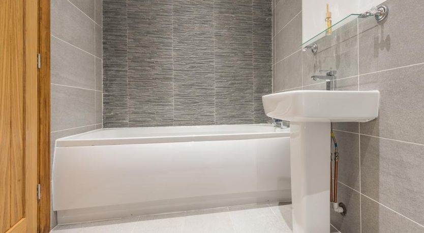 Photo of 2 Bed in Newlands