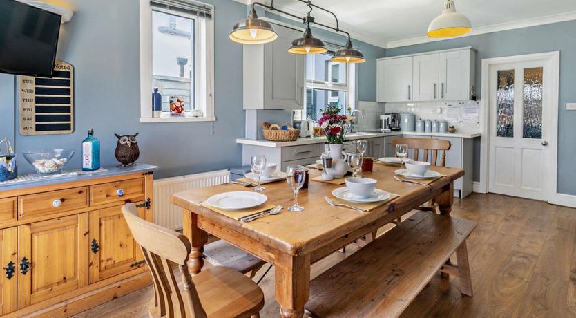 Photo of 4 Bed in Newquay