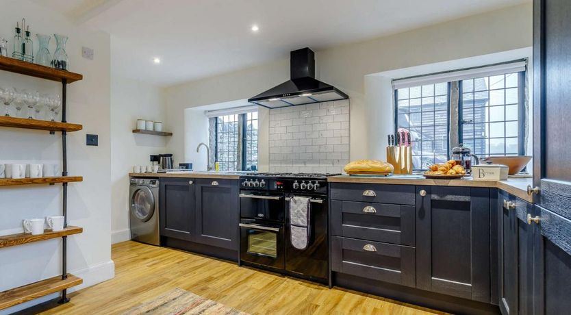 Photo of 3 Bed in Mellor