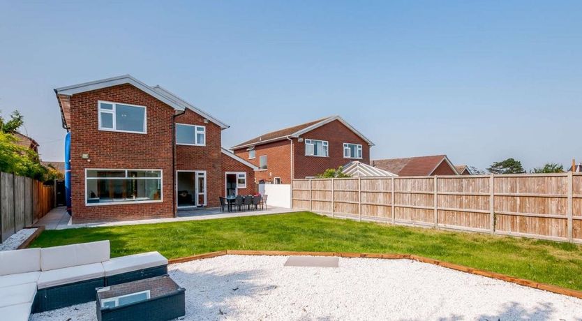 Photo of 4 Bed in Seasalter