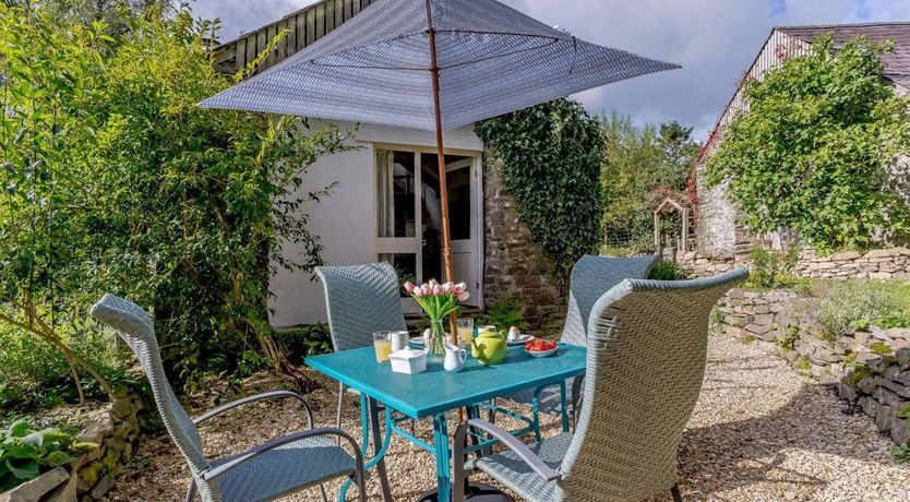 Photo of 1 Bed in Capel Dewi