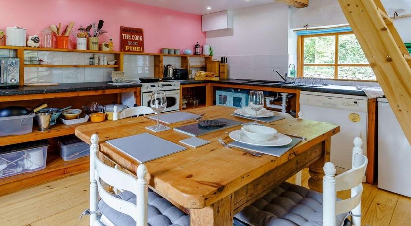 Photo of 1 Bed in Capel Dewi