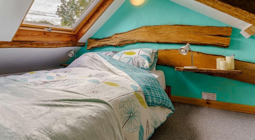 Photo of 1 Bed in Capel Dewi