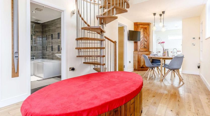 Photo of 2 Bed in Dudleston Heath