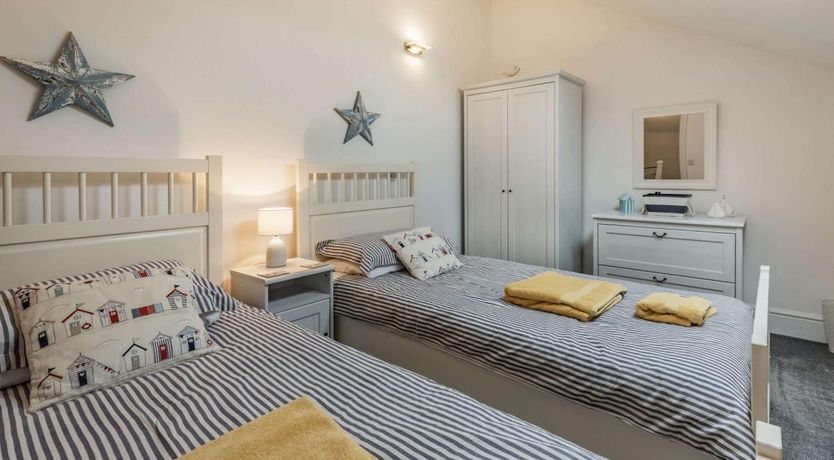 Photo of 2 Bed in Tenby