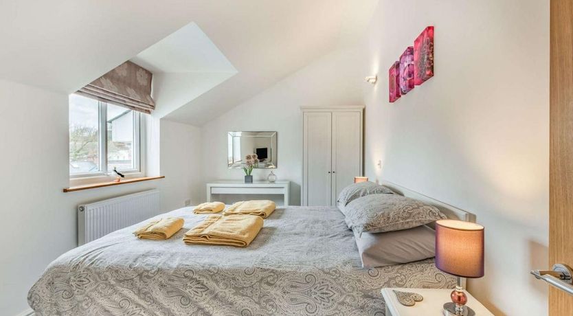 Photo of 2 Bed in Tenby