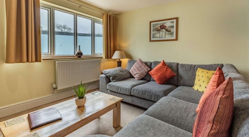 Photo of 2 Bed in Tenby