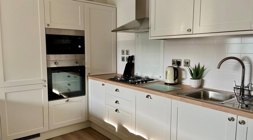 Photo of 2 Bed in Tenby