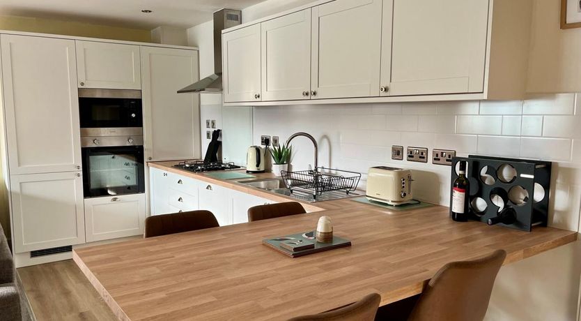 Photo of 2 Bed in Tenby