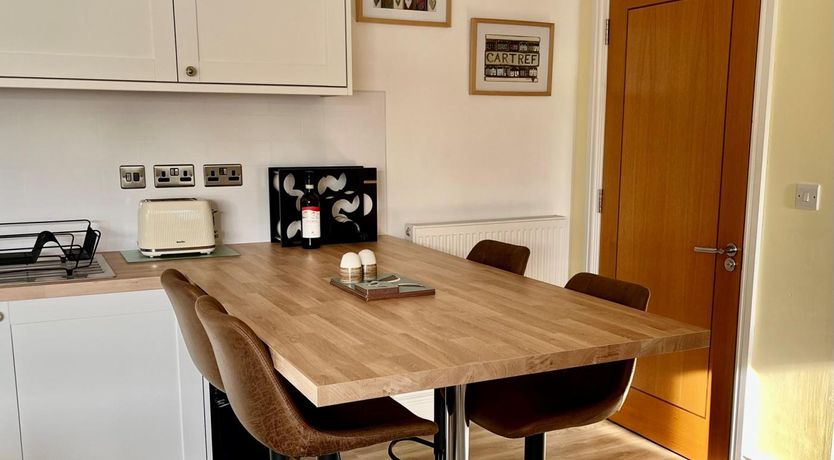 Photo of 2 Bed in Tenby