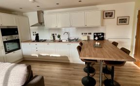 Photo of 2 Bed in Tenby