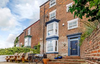 5 Bed in Whitby Holiday Cottage