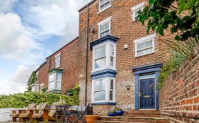 Photo of in Whitby (79016)