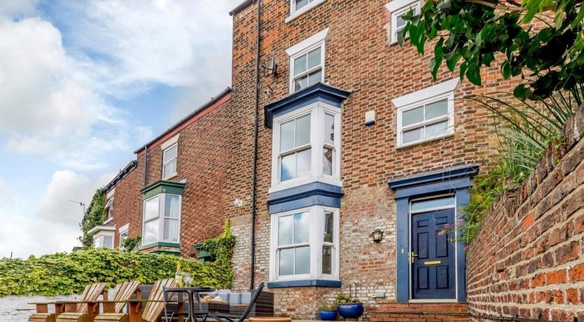 Photo of in Whitby (79016)