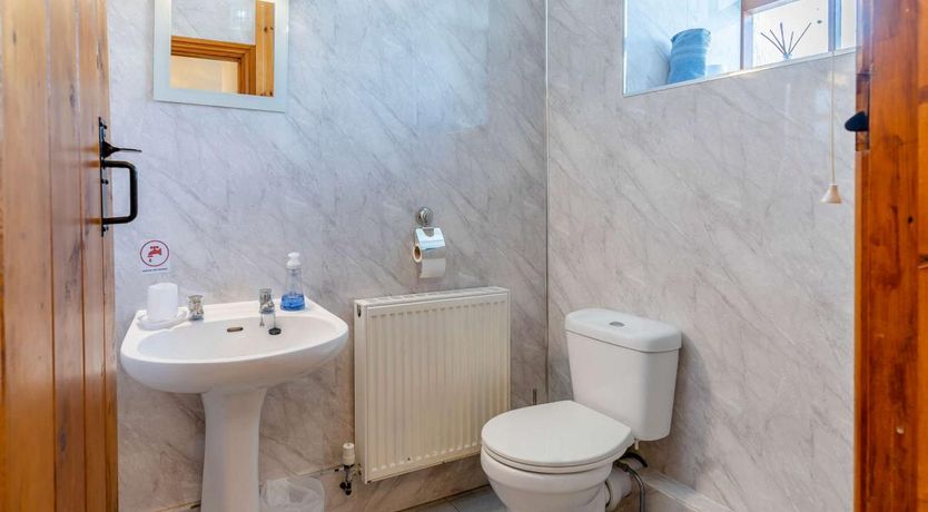 Photo of 1 Bed in Brynteg