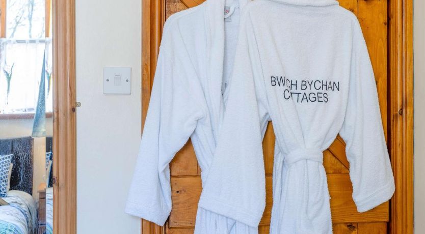 Photo of 1 Bed in Brynteg