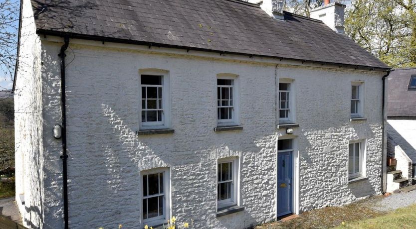 Photo of 4 Bed in Rhandirmwyn