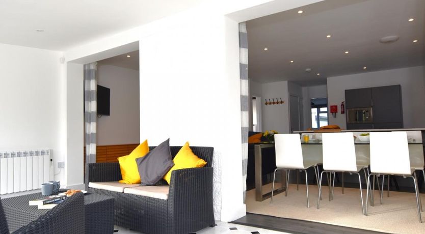 Photo of 3 Bed in Widemouth Bay