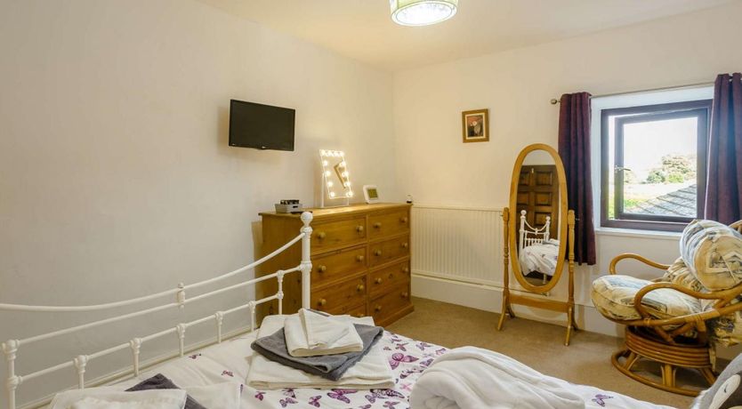 Photo of 4 Bed in Cowling