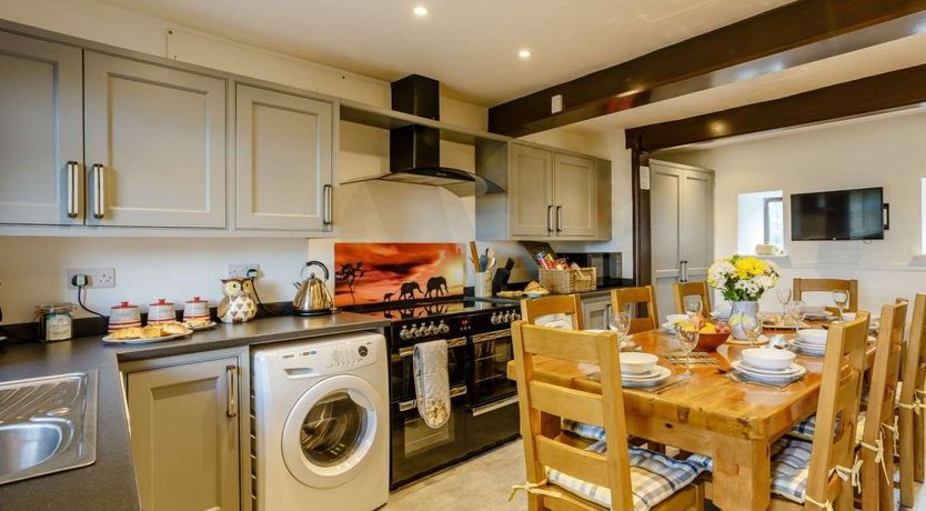 Photo of 4 Bed in Cowling