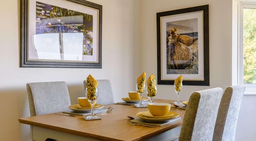 Photo of 2 Bed in Eastbourne