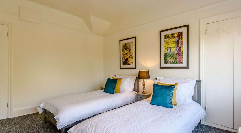 Photo of 2 Bed in Eastbourne