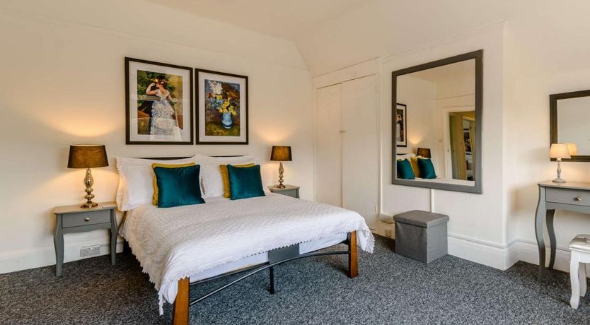 Photo of 2 Bed in Eastbourne