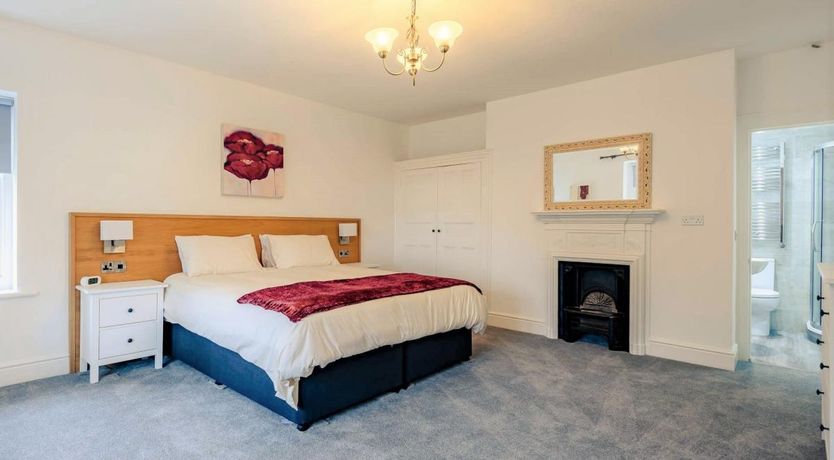 Photo of 7 Bed in Talybont