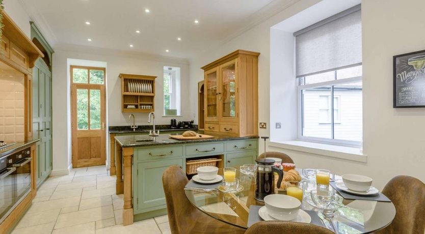 Photo of 7 Bed in Talybont