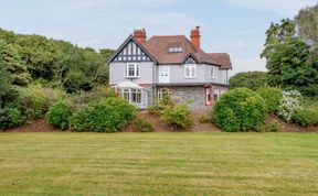 Photo of 7 Bed in Talybont