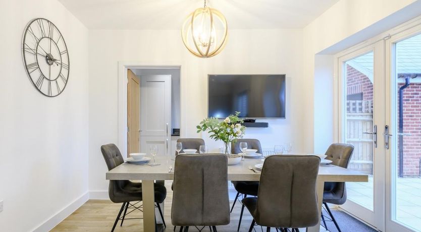 Photo of 4 Bed in Holt