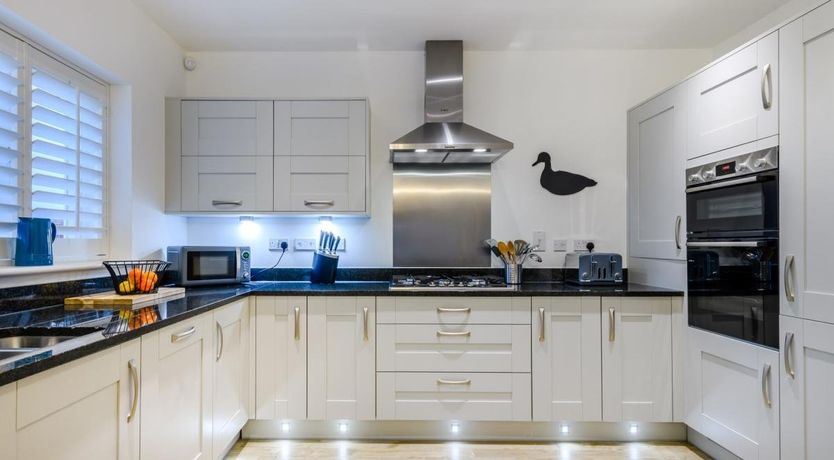 Photo of 4 Bed in Holt