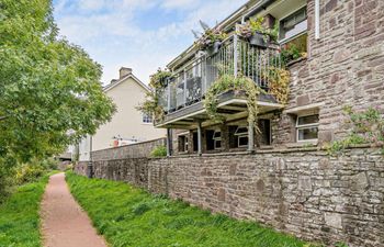 2 Bed in Brecon Holiday Cottage